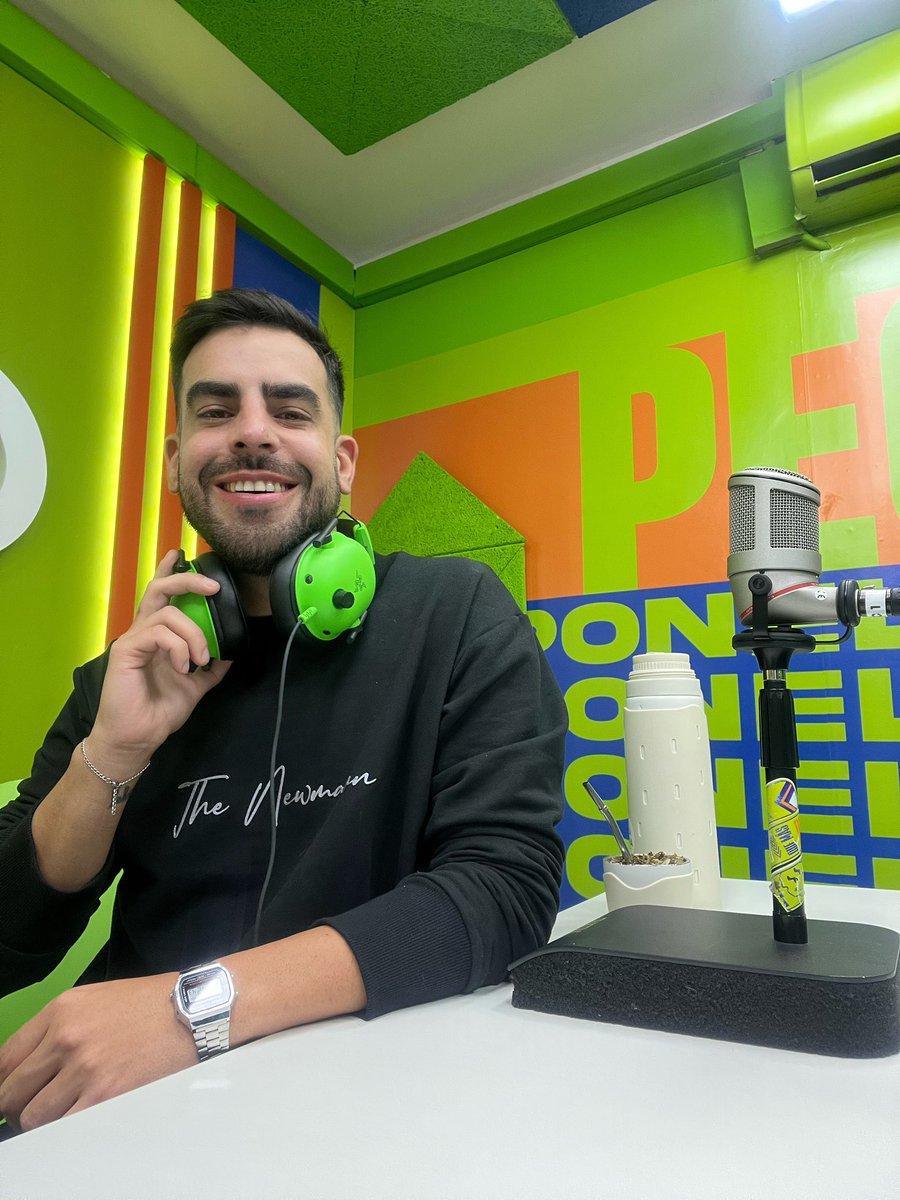 oscarayalava's tweet photo. ¡Feliz finde amigos! 

Nos vemos los sábados de 12:00 a 15:00 📺🎥 https://t.co/MC4S28DkKZ