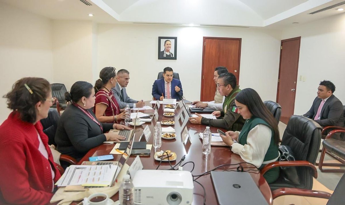xade_mm's tweet photo. Esta semana impulsamos importantes agendas de trabajo en articulación con instituciones y organizaciones aliadas, fortaleciendo la atención a las personas con necesidad de protección internacional. @comar_sg 
#COMAR #Refugio #Mexico https://t.co/Mon1LoZGAz