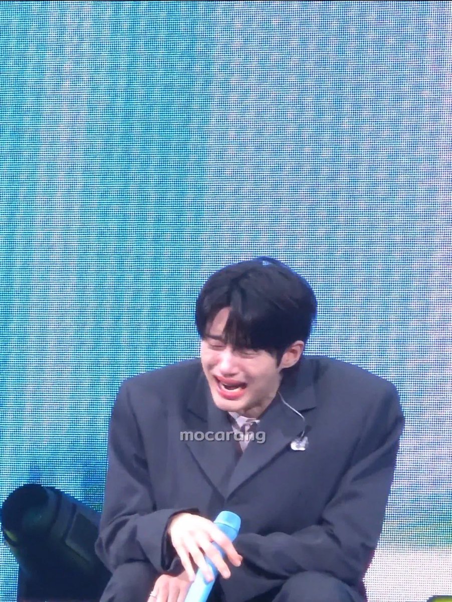 inmyheyday_'s tweet photo. 스텝분: 오늘 우실건가요?
변우석: 아~ 안울지

ㅋㅋㅋㅋㅋㅋㅋㅋㅋㅋㅋㅋㅋㅋㅋㅋㅋㅋㅋㅋㅋㅋㅋㅋㅋㅋㅋㅋㅋㅋㅋㅋㅋㅋㅋㅋㅋㅋㅋㅋㅋㅋ https://t.co/0qFZP4r6rw