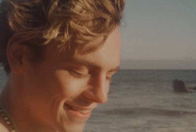 ross lynch daily tweet media