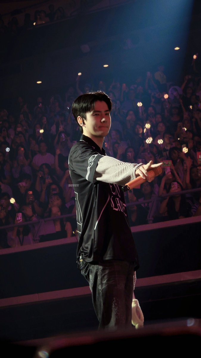 OhBuuuy's tweet photo. 260724 EXO PLANET #6 – EXhOrizon in SINGAPORE
🐣🐣🐣🐣
#SEHUN #세훈 
#엑소 #EXO 
#EXhOrizon_in_Singapore #EXhOrizon https://t.co/WqyXPWLaDs