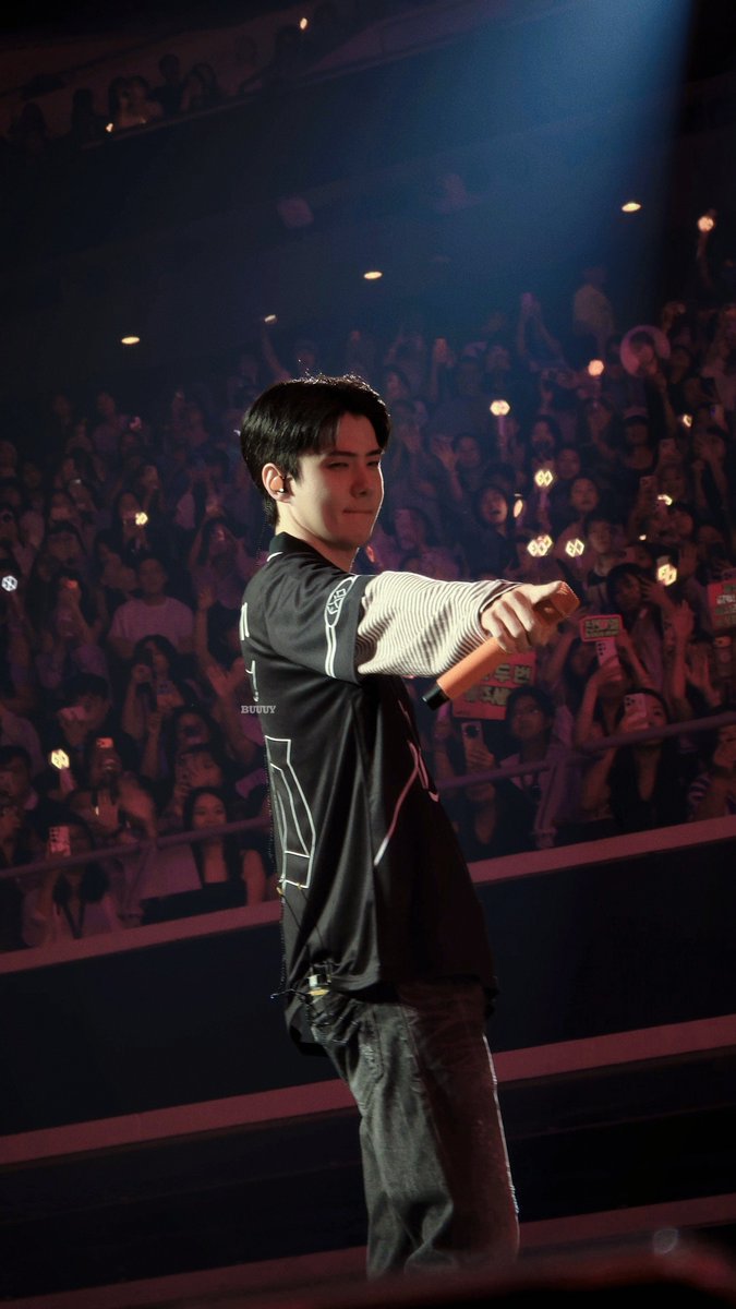 OhBuuuy's tweet photo. 260724 EXO PLANET #6 – EXhOrizon in SINGAPORE
🐣🐣🐣🐣
#SEHUN #세훈 
#엑소 #EXO 
#EXhOrizon_in_Singapore #EXhOrizon https://t.co/WqyXPWLaDs