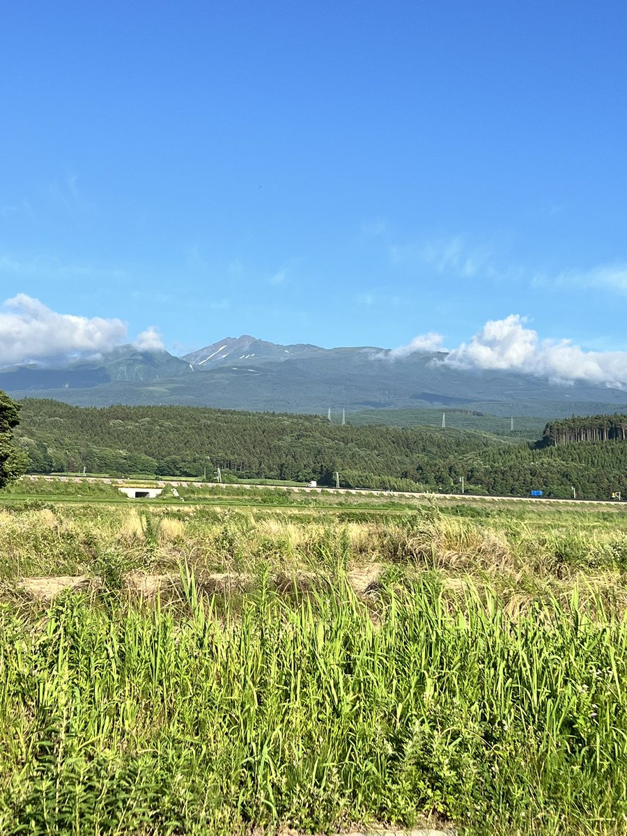 ikerpepp1's tweet photo. おはようございます♪

今日も一日水分補給🥤

体調に気をつけて

お過ごし下さい☀️

《鳥海山》 https://t.co/YwMrOdg2BR