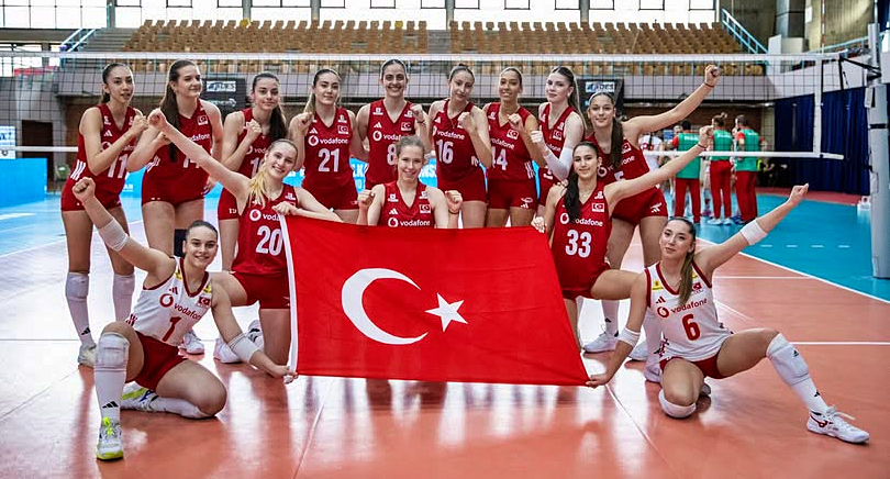 FB_Kadin_Spor's tweet photo. U17 Kadın Milli Voleybol Takımımız,, 21-25 Temmuz tarihlerinde Kosova’da düzenlenen Balkan Şampiyonası’nın dördüncü maçında Bulgaristan’ı 3-0 mağlup ederek turnuvada dörtte dört yaptı. Milli Takımımız, son maçında 25 Temmuz Cumartesi günü saat 17.00’da Arnavutluk ile karşılasacak https://t.co/Qo3BCVocJC