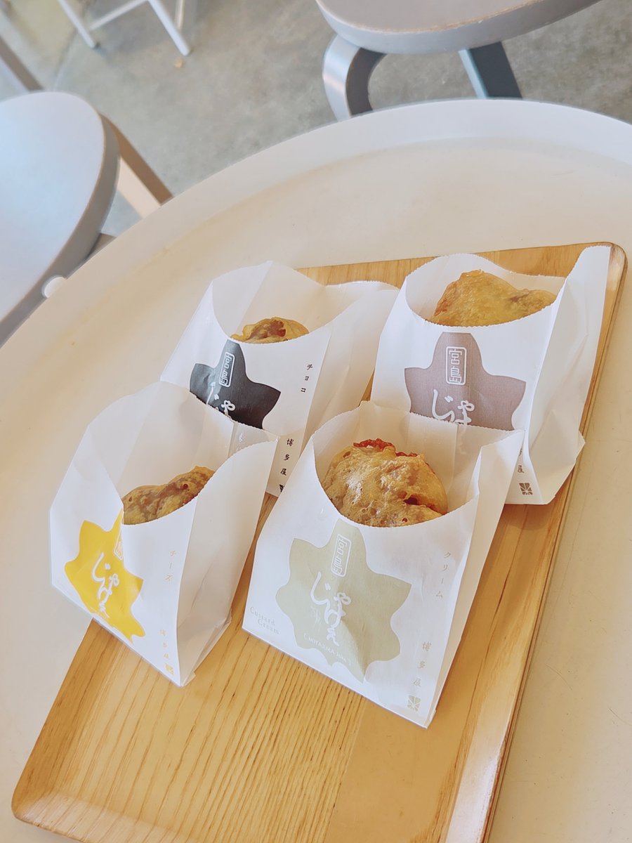 Ayame_Kotodaman's tweet photo. 先日は宮島ルートでした！
お好み焼きだったりもみじ饅頭だったり
鹿の子さんだったりでいっぱい楽しめてます✨
厳島神社綺麗でした！
次回は水着でドボンします！(？？) https://t.co/3CNKdgKFFg