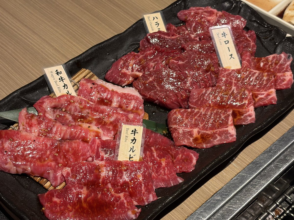 takane_y's tweet photo. 数ヶ月ご一緒させていただいた皆様との、焼肉会🍖
ずっと一緒にやっているとそれが当たり前になっていたのに、いざ打ち上げになると「これでいったんお別れなのか、、」と、心がギュッとなってしまう🥲
楽しい打ち上げでした✨
また皆さんとお会いできる日を願って💖
頑張ります！！ https://t.co/q3btwHeEBr
