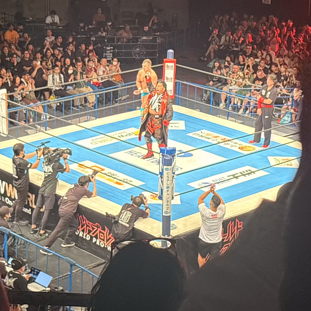 kyonoMaigo's tweet photo. 新日本プロレスの #G1CLIMAX36 7.21仙台サンプラザ大会観戦まいご④
○ボルチンオレッグ選手🆚○鷹木信悟選手御結婚おめでとうございます！写真も撮らずに楽しみ、フィニッシュ前の餅つきパワーボムは説得力抜群！マイクも好感度高いボルチン選手でした！
#NJPW
#今日のまいご
#シルバニア
#シル活 https://t.co/ShQvSU7FtQ