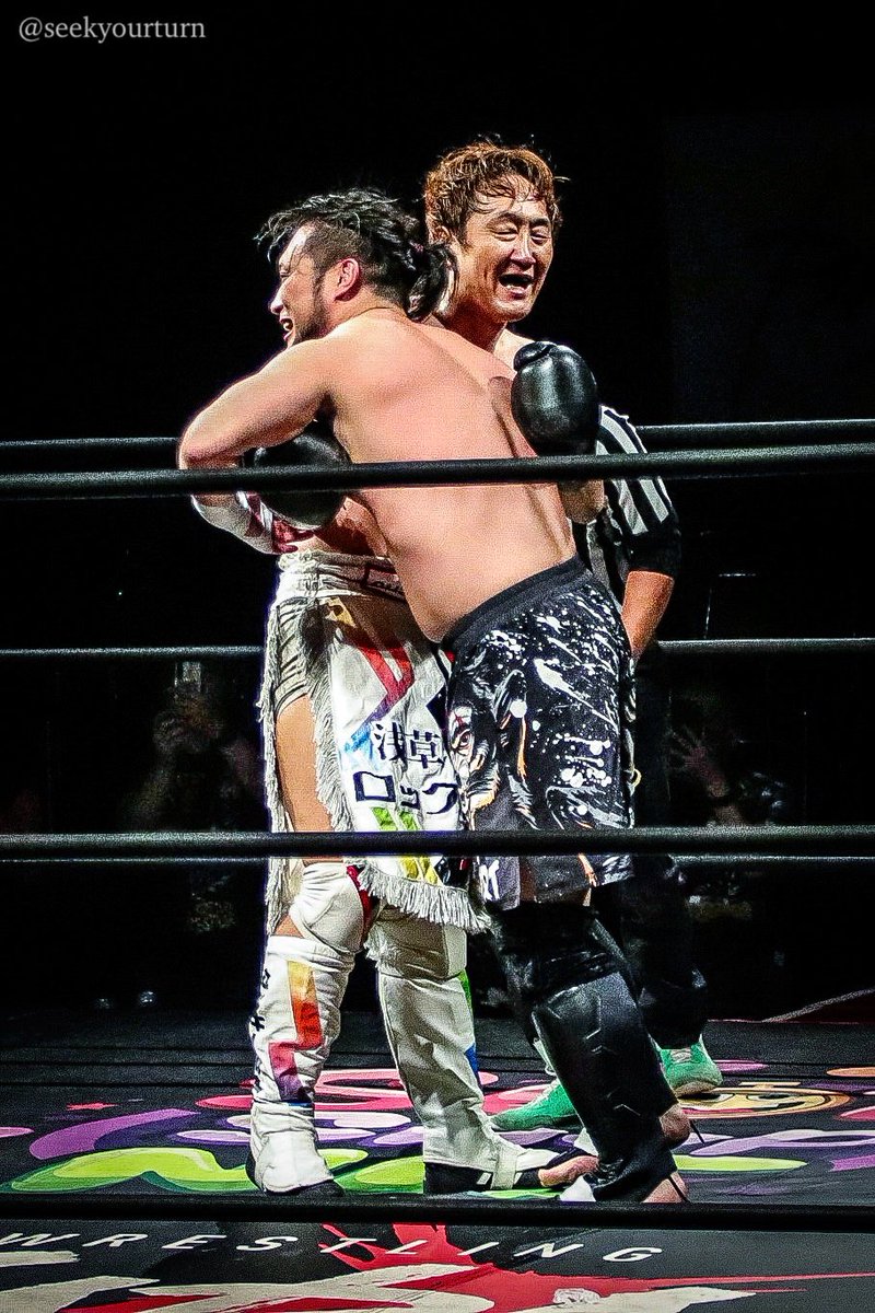 seekyourturn's tweet photo. 顎にいいのが入って場外にエスケープ
目の前での殴り合いめっちゃ迫力あった
緋宴でしか観られない試合かもね
#中津良太
#タノムサク鳥羽
#basara_pw
(2026.7.24 BASARA緋宴 新木場) https://t.co/Pk3mXsXwGa