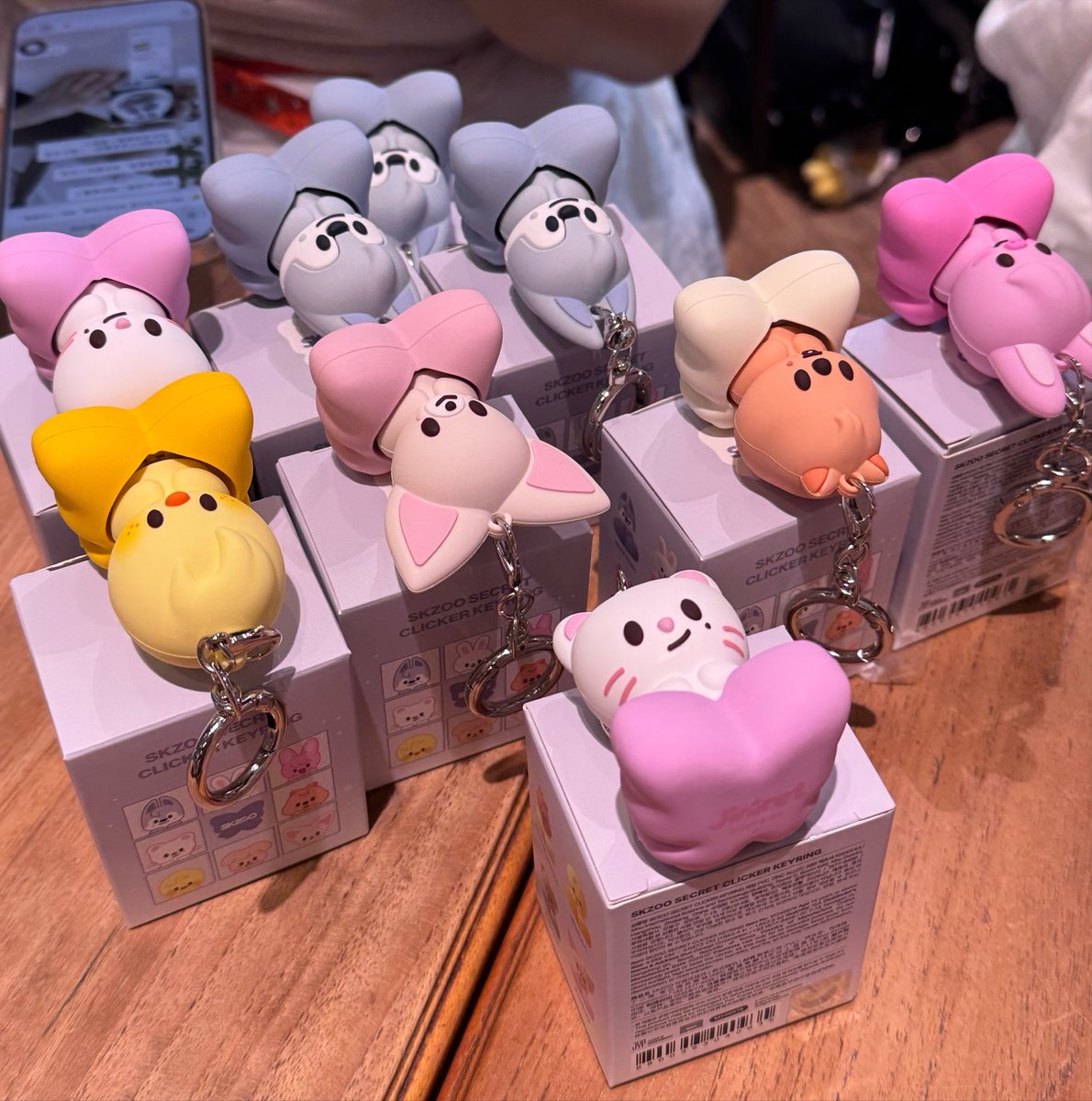 Jinix00's tweet photo. Stray kids skz 교환 콘서트 concert

저:시진
님:퍼핌🐶/리빗🐰

현장 있음

english👌dm or openchat https://t.co/xOTkaZ3iWV   

방찬리노창빈현진한필릭스승민 skz bangchan leeknow changbin hyunjin han felix seungmin i.n 스트레이키즈 스키즈 https://t.co/K9e1bUZhxi