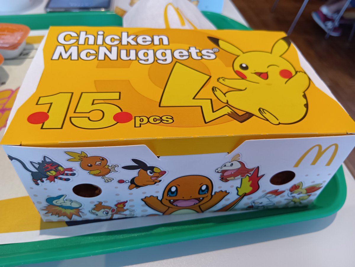 moon_oshi1129's tweet photo. 何気に入ったマックでチキンナゲット頼んだらめっちゃ可愛い！

こんなパッケージなのにハッピーセットはポケモンじゃないんだね https://t.co/MTteYbY4mk