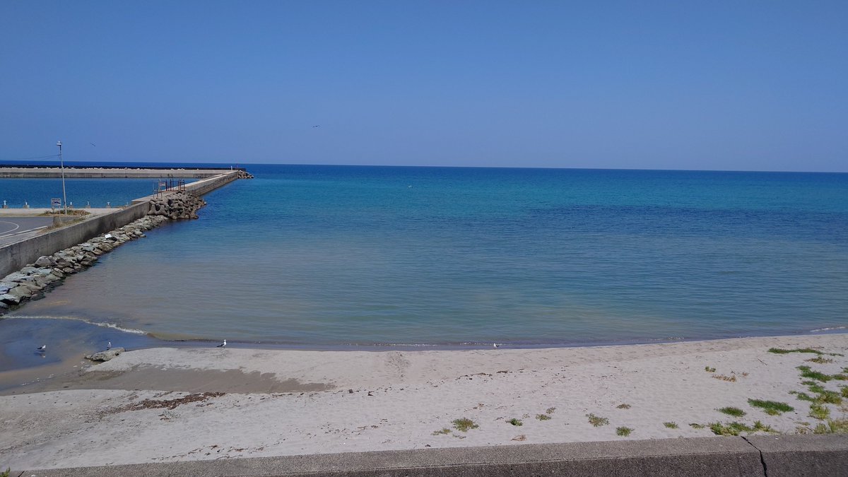 lowgreen27's tweet photo. やっぱり日本海の海は綺麗だ！
ヽ(´ー｀)ノ

普段釣りしてる大阪湾と比べると特に。 https://t.co/27SkdHSt9S