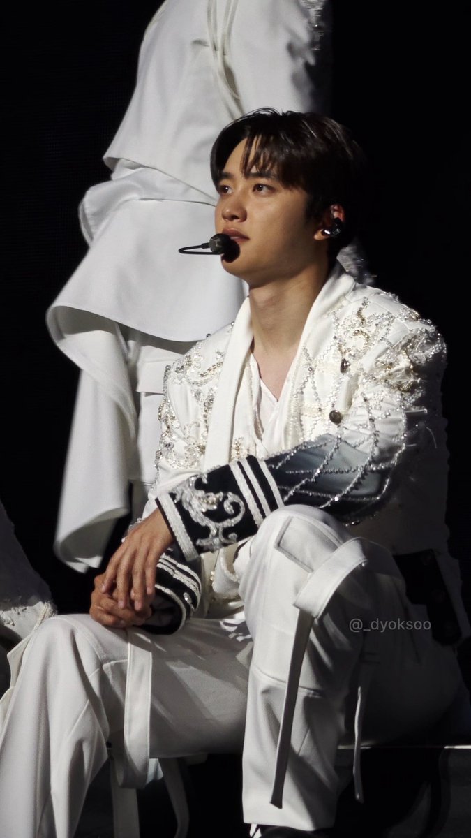 do_dyasoo's tweet photo. reincarnation of prince lee yul https://t.co/XxCr6ude8F