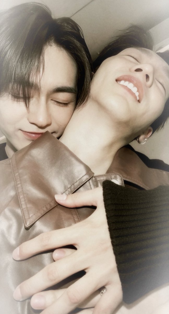 Youu_2003's tweet photo. ของใครคะหนู ของหนูเองค่า

・┈ 𝙰𝚘𝚞𝙱𝚘𝚘𝚖 💛💜🐹 https://t.co/ItO8mBZcFB