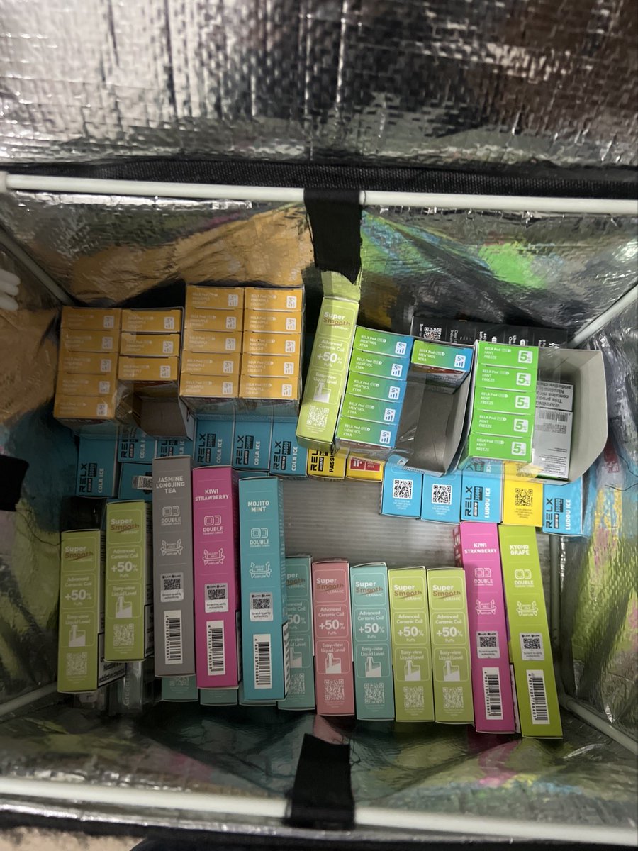 bleacherlife3's tweet photo. 一直在线 权威靠谱就找我
悦刻海外版单颗装relx马来单颗装
🇨🇳现货现发 正品保障假一赔三
线下七年实体老店 售后无忧
微：Caiji1679 备注x https://t.co/z0sr3OXIdu