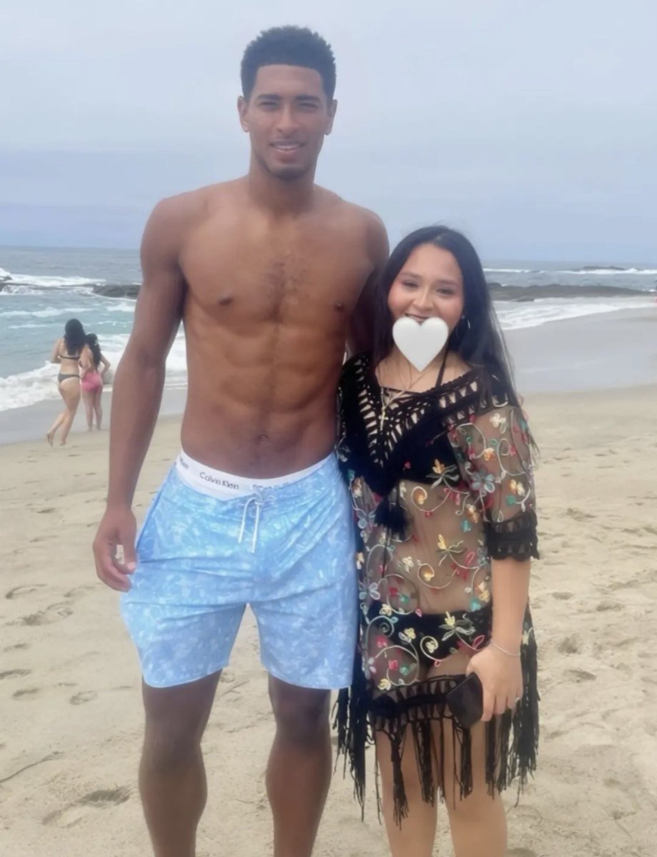 judehour's tweet photo. quem tem uma foto assim com o jude não pode reclamar de mais nada na vida né https://t.co/M6LZqCcho6