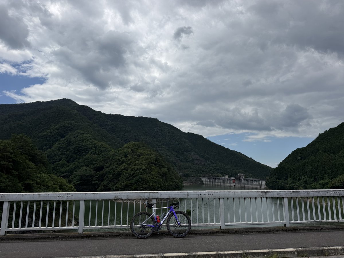 Tete_78's tweet photo. PROPELのハンドルバー、今自分のサイズ在庫無くて納期9末で貸し出しハンドルなんだけど、CADEXの新しいエアロハンドルがさらに軽くて納期が8末なのでそっちにしてもらった+2万
#PROPEL #CADEX #酷暑ライド https://t.co/LwIkdGb55X
