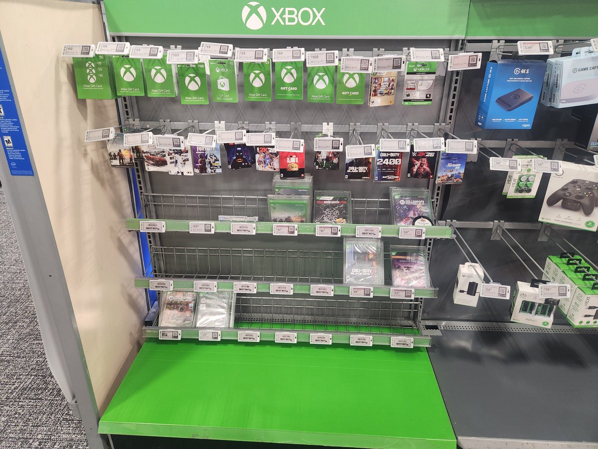 Battles82's tweet photo. Is it just me or is Xbox physical games are slowly disappearing in stores? https://t.co/kIF1zQGqol
