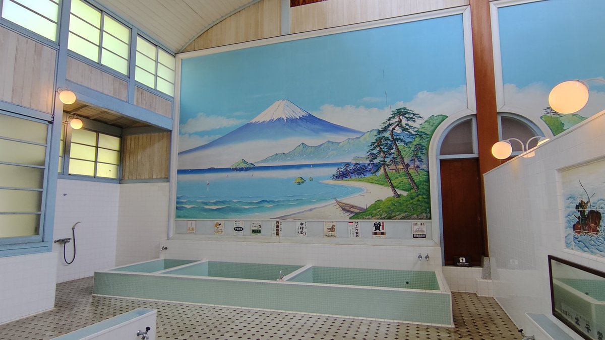 kerotake22's tweet photo. 暑いので風呂に入る https://t.co/Pwv50aNyj6