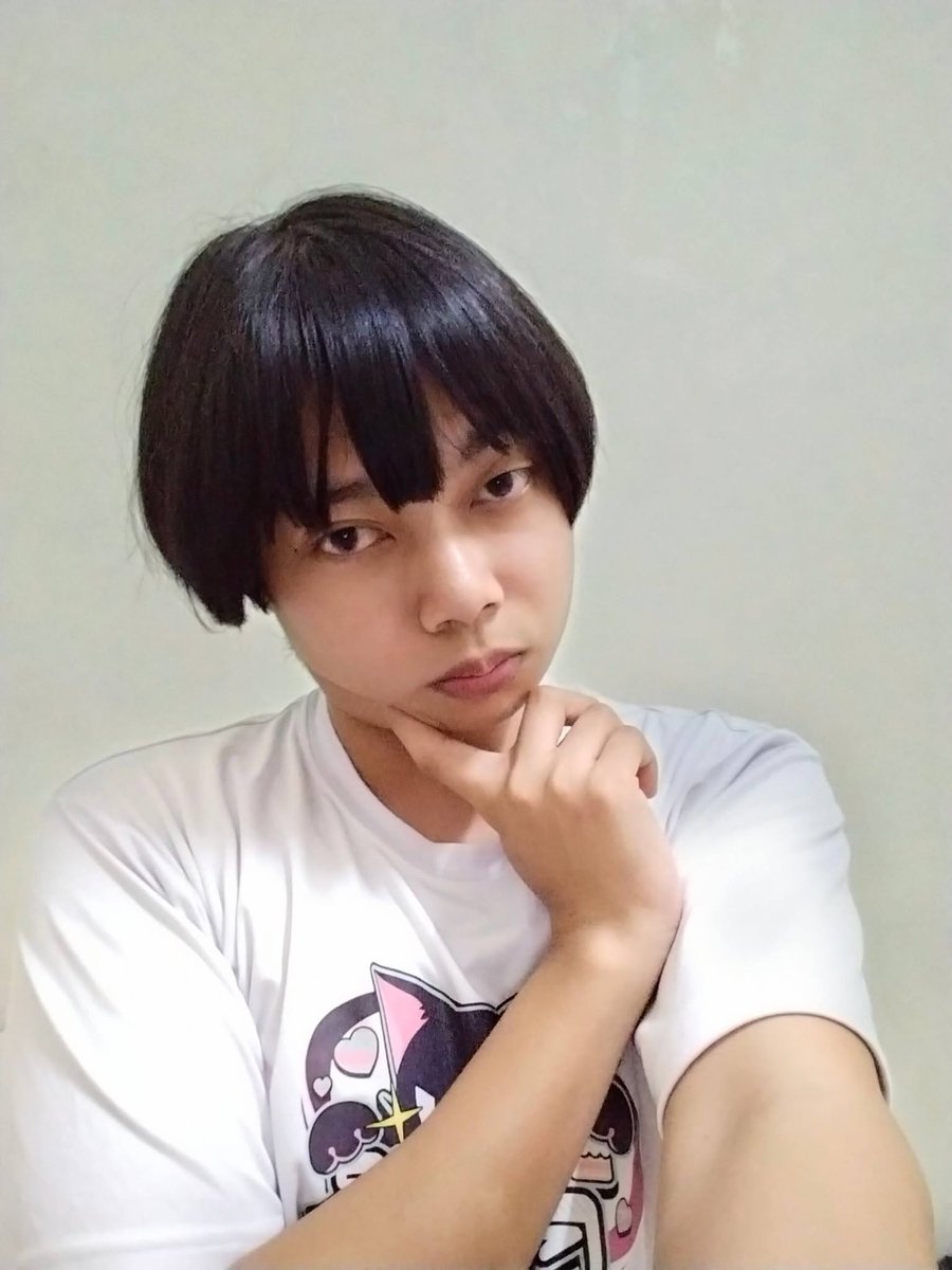 RealAiMiyazaki's tweet photo. Another day, another haircut, Scara-Hime cut

Thank you David's Salon

#haircut #cosplay #genshinimpact #lifeupdate https://t.co/KZdrGUI8u4