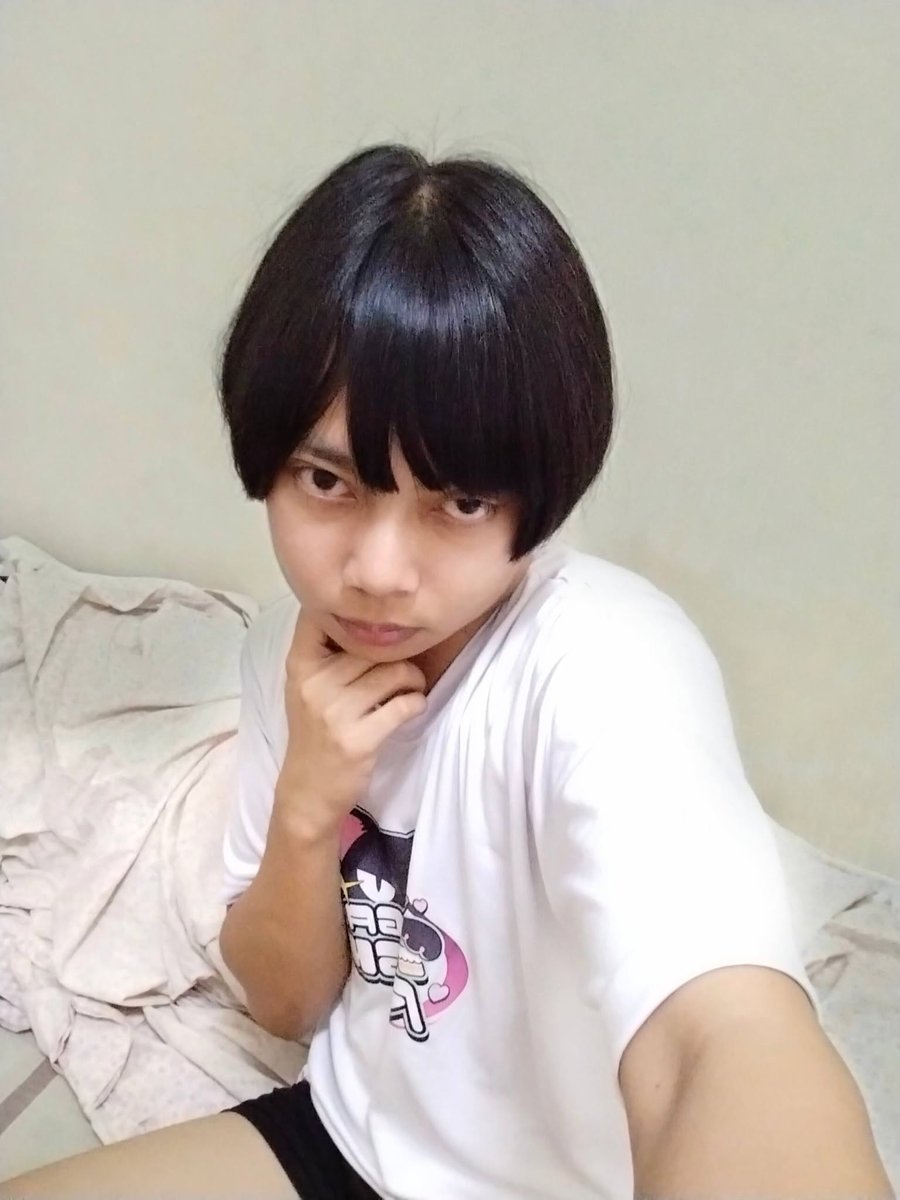 RealAiMiyazaki's tweet photo. Another day, another haircut, Scara-Hime cut

Thank you David's Salon

#haircut #cosplay #genshinimpact #lifeupdate https://t.co/KZdrGUI8u4