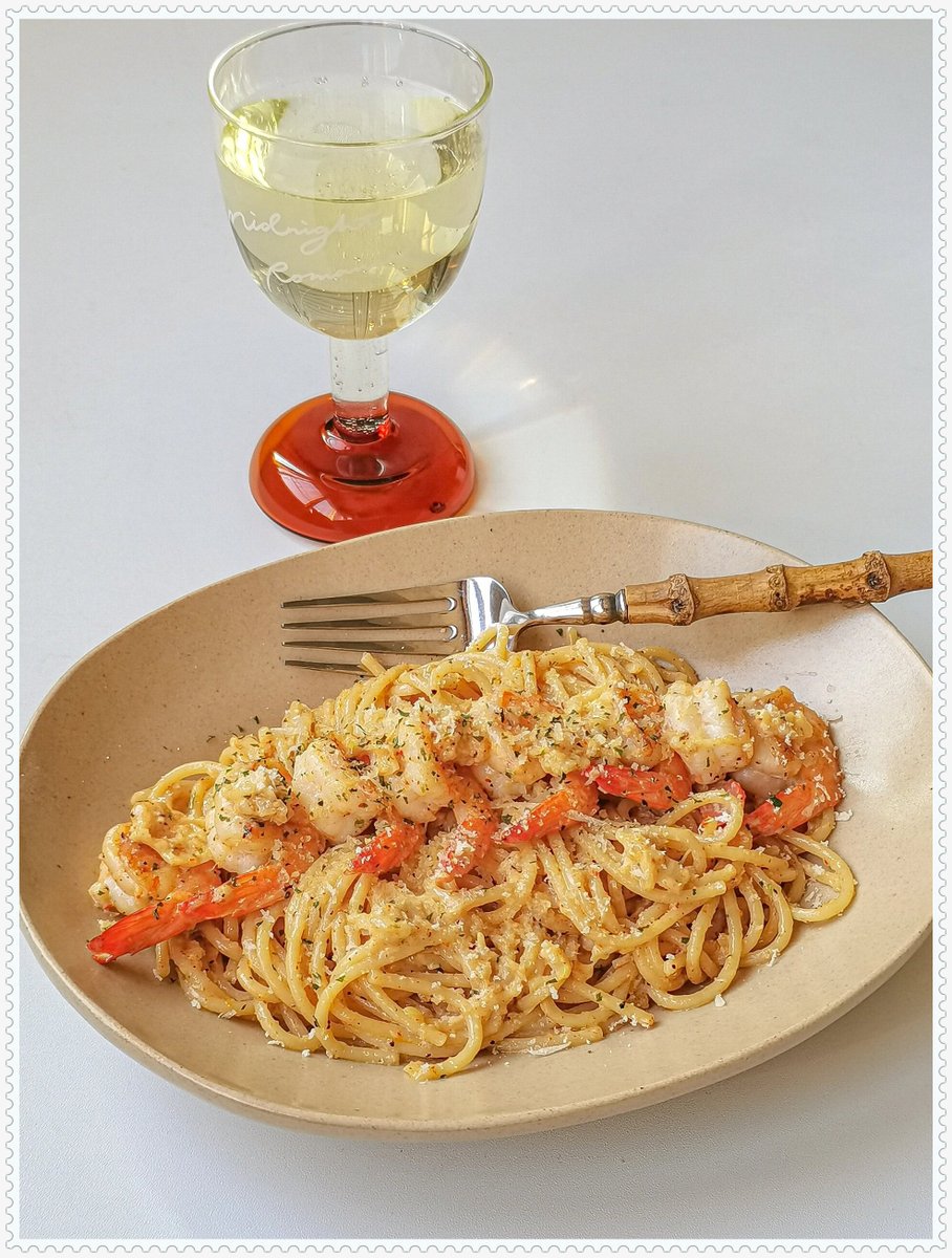 Shaneakins369's tweet photo. Just whipped up garlic butter shrimp with lemon pasta in 15 mins  So fragrant and satisfying—perfect for busy weeknights! #HomeCooking #EasyRecipes， https://t.co/5IFimXxEon