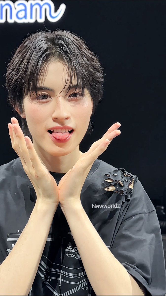 Neww0rldz's tweet photo. พี่รักน้องเอเอที่สุดเลยยยยยย https://t.co/drhiJxKqki