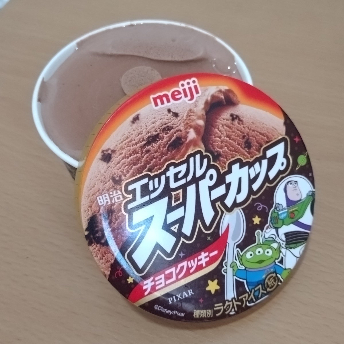 yon_tsu's tweet photo. 今日のあいしゅ🍨

暑さに耐えかねて…
今日も大好きスーパーカップ🍫🍪 https://t.co/DKop7FqZ0a