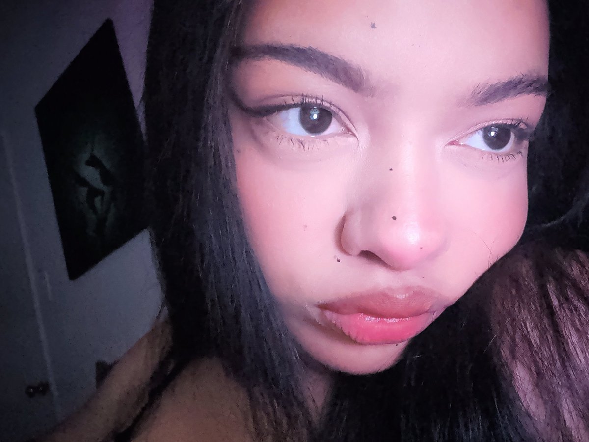 Moonielooniebin's tweet photo. #edrtwtㅤ introduction except it's not an introduction because I'm unc and have been here for a long time but I need mutuals again #edrtwtㅤ I'm cool and I'm bi and I'm 19 and this is me okay I leave https://t.co/mnYjBfl97Y