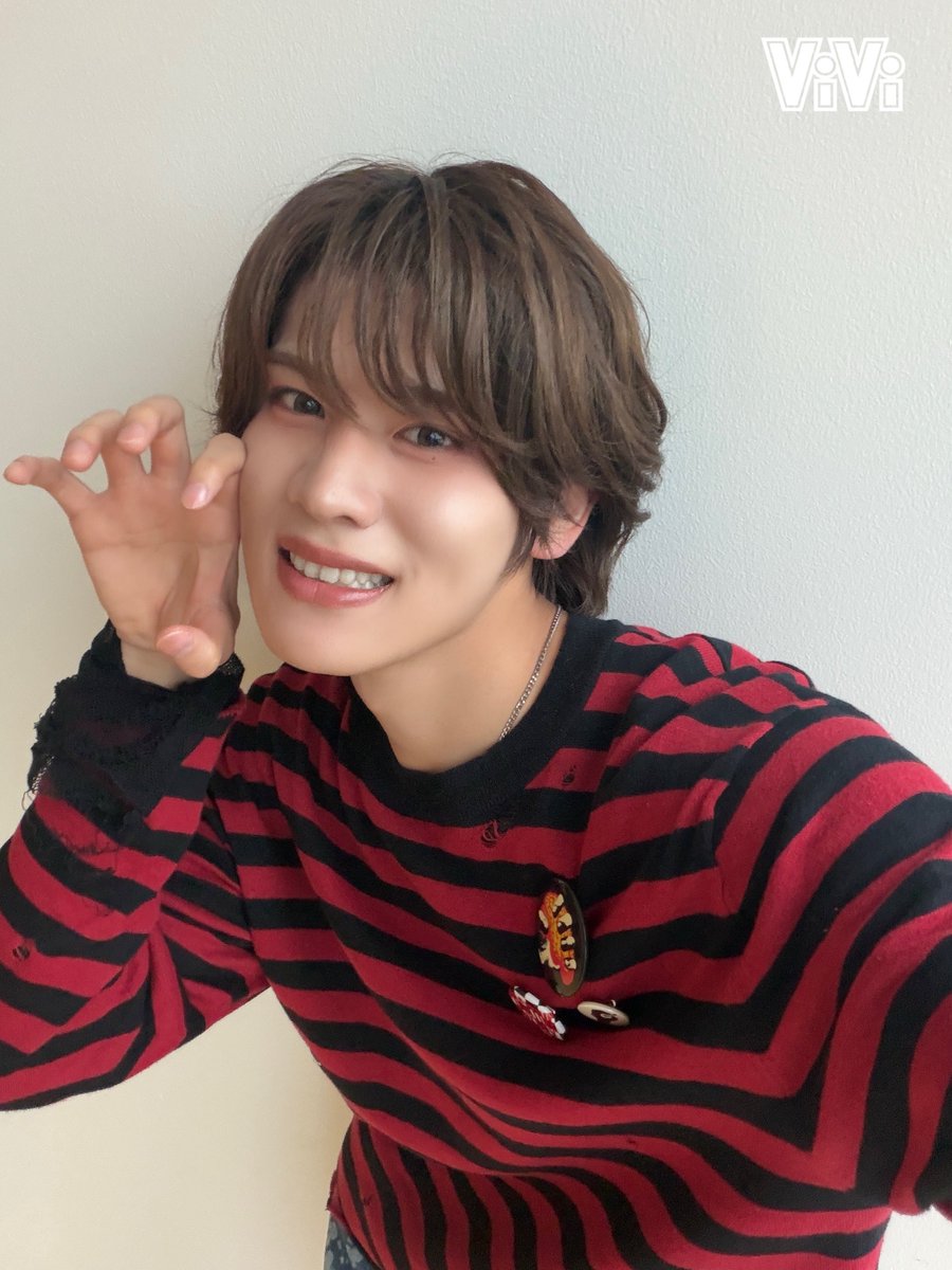 vivi_magazine's tweet photo. #びびレポ by #大久保波留(#DXTEEN)

「僕イケメン」ぶりのViVi撮影の様子を波留さんがレポート💘
インタビューではご自身が思う“色気”について語ってくれました。みんながキュンとくる波留さんのポイントもおしえてー！
🔗https://t.co/Ov93o05MpJ

←チェリー波留🍒　　　　　　がおー波留🦁→ https://t.co/0XYPvDSEK5
