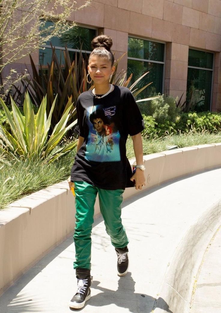 justtanapple's tweet photo. peep the shirt <3 https://t.co/4dR8TigHWB