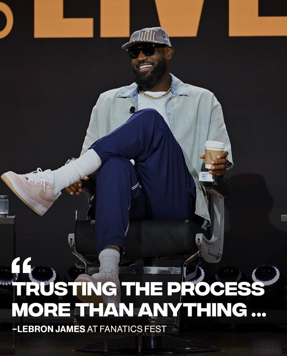 Complex's tweet photo. Bron ain’t even touch down yet &amp; Meek says the city’s already on tilt, bro’s influence is different 👑

[📸: via/ GettyImages] https://t.co/ZoRmXPRg6E