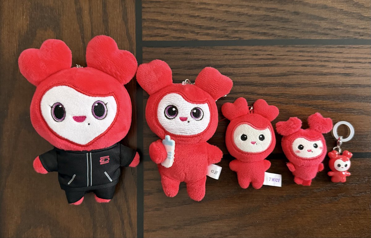 sonchaelip's tweet photo. they’re shrinking her https://t.co/Al2hmaMc53