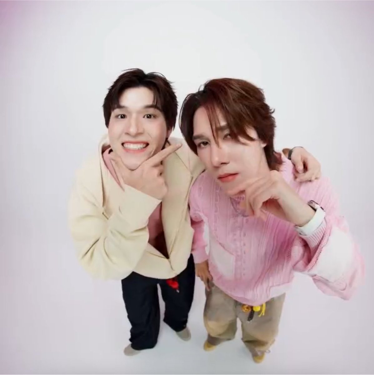 isknnu's tweet photo. หมาต๊อง แมวบ๊อง https://t.co/KT8ecz1XYu