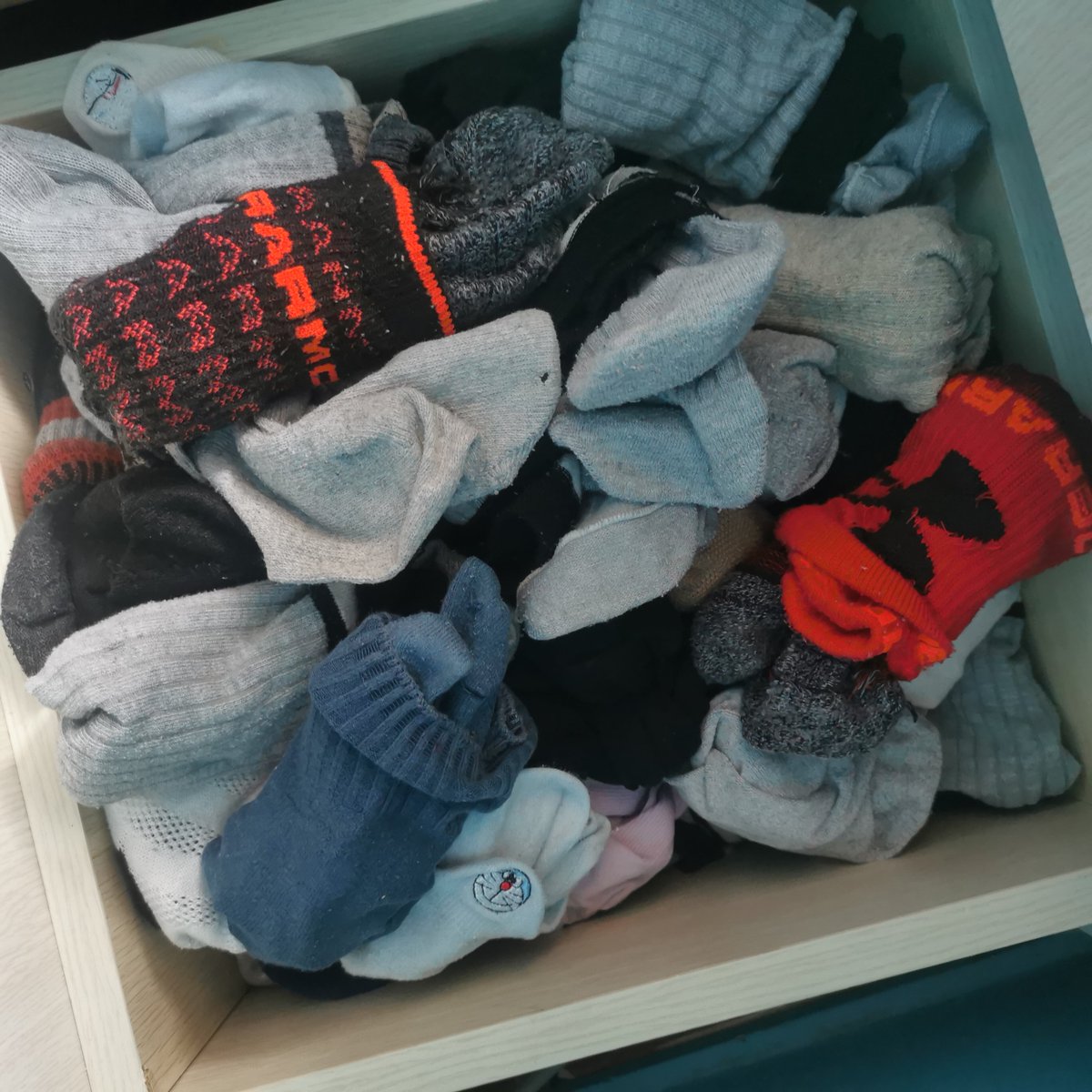 NellyCarme92200's tweet photo. Finally got the stack of unfolded laundry sorted! No more mismatched socks hiding in the laundry basket https://t.co/TlJfQ2yqZZ