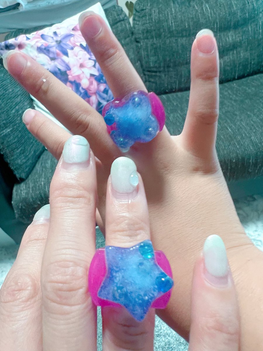 monkey_lily_01's tweet photo. 氷の指輪ができました🩵💍🧊👍 https://t.co/icHcFEmJ02