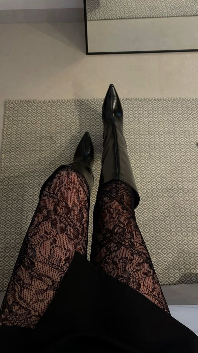 softtinted's tweet photo. lace tights https://t.co/izlCxGs3Zc