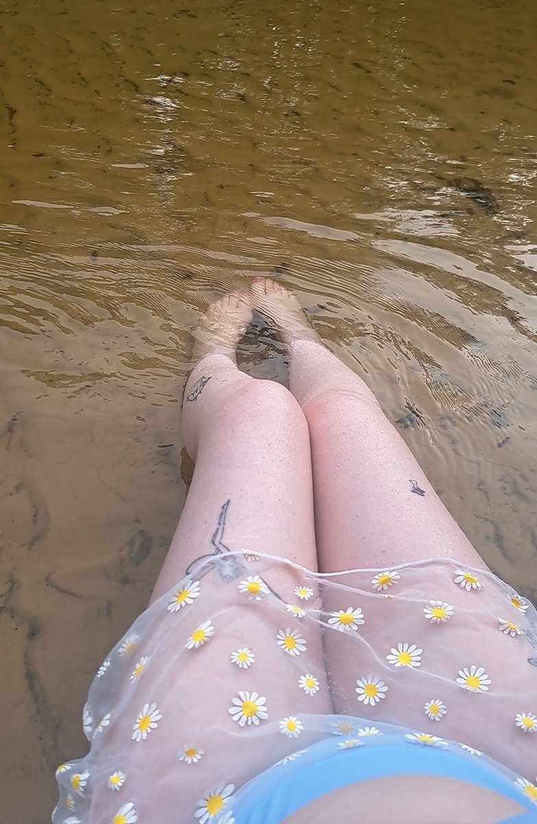 twoheadedrose's tweet photo. Sometimes u just need 2 things: a trip to the creek, and to get fucked like there's no tomorrow sunrise 😁 https://t.co/Gx2SDnw9pb