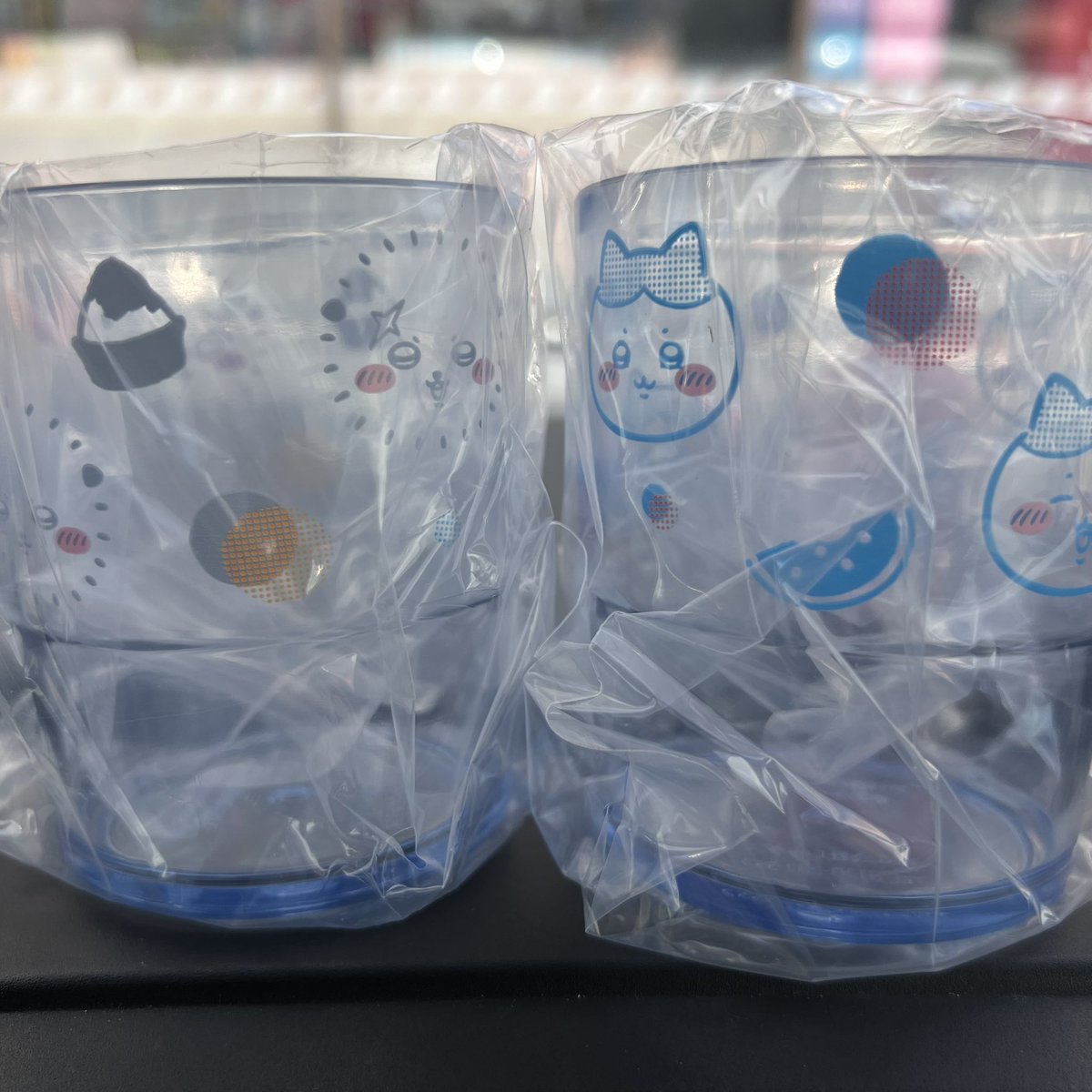 ll4ssi's tweet photo. ちいかわ一番くじ レトロコップセット

【譲】ラッコ、ハチワレ (バラ売り❌）
【求】定価＋手数料orモモンガ、古本屋(シーサーでも可)
  #ちいかわ  #レトロコップセット
 #エニマイ #一番くじ  #コップ https://t.co/4dqT48Xqtb