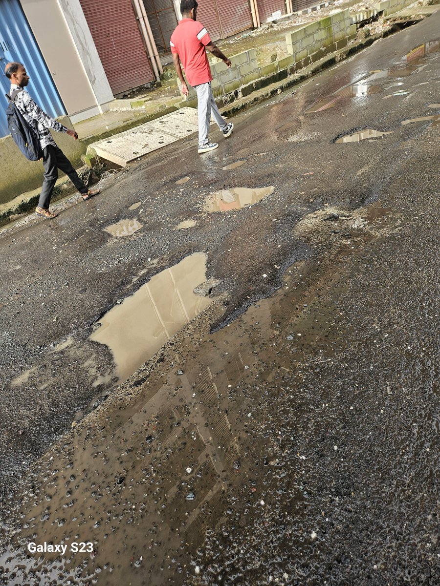 Rajesh_SN74's tweet photo. @mybmc 
Pls fix the below potholes in gavdevi road , bhandup west mumbai 400078 https://t.co/sRs2AihVhn