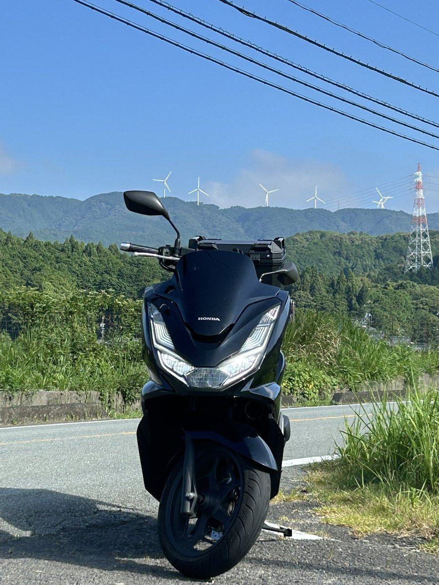 aymmj517's tweet photo. 朝一三重県のお墓まで
行って来ました😁
大阪帰って来たら暑かったです🥵
昼ごはんは水で作る
カップラーメン食べました😋 https://t.co/kih64mNIXQ