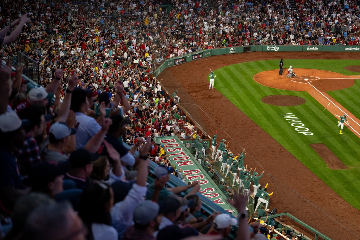 fenwaypark's tweet photo. Fridays here are unmatched. https://t.co/Rm6CPQBA58