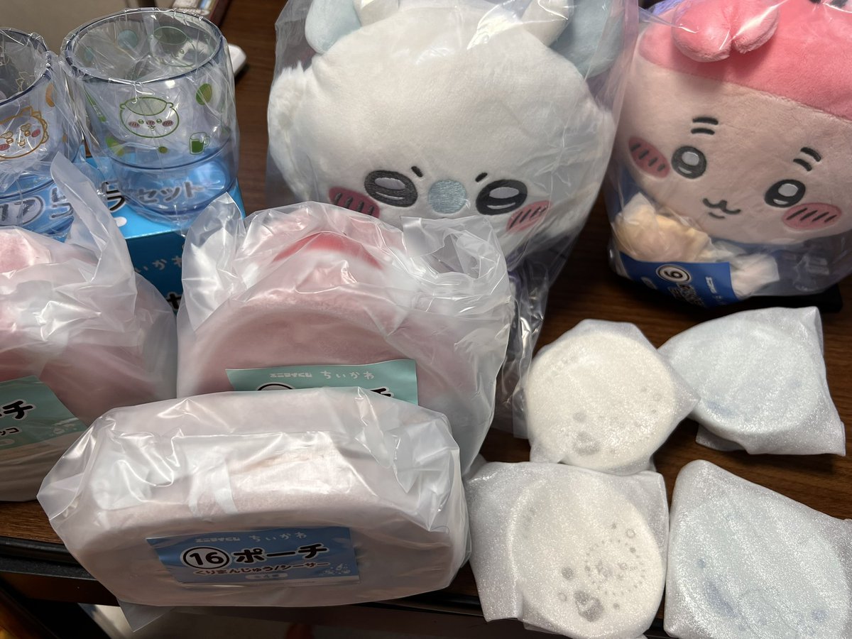 wasa_po's tweet photo. ちいかわ一番くじ、ぬいは出たけど先輩とうさぎでなかった😢 https://t.co/m1UIOJ9kHC