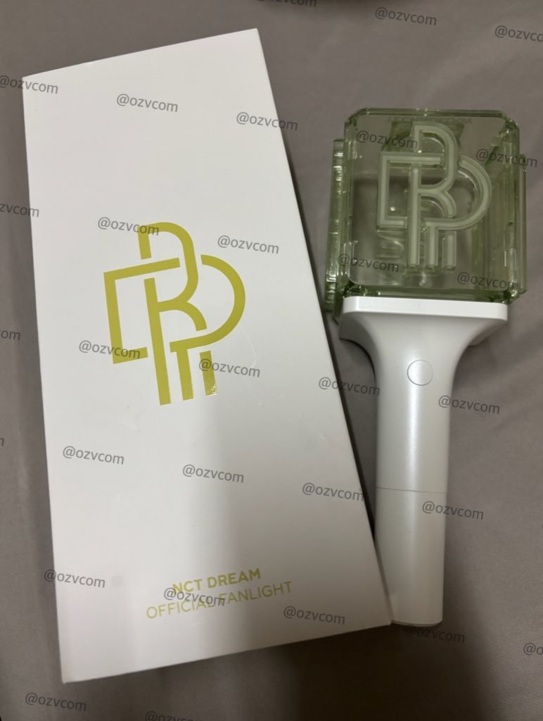 fadzt420's tweet photo. ฝากขาย / ส่งต่อ แท่งไฟ ver.2 บงลูกคุณหนู 1,050 ส่งฟรี พร้อมส่ง ผ่อน+50 นะคะ
ฝาดรีม+127 กล่องดรีม

-รับผ่อนนาน 2 เดือน
-ของครบ สตก สายคล้อง
-ดูรูปเพิ่มเติม ทักแอคหลัก @ozvcom  ได้เลยนะคะ

#ตลาดนัดnct 
#ตลาดนัดnct127 
#ตลาดนัดnctdream https://t.co/vPCTQzljOu