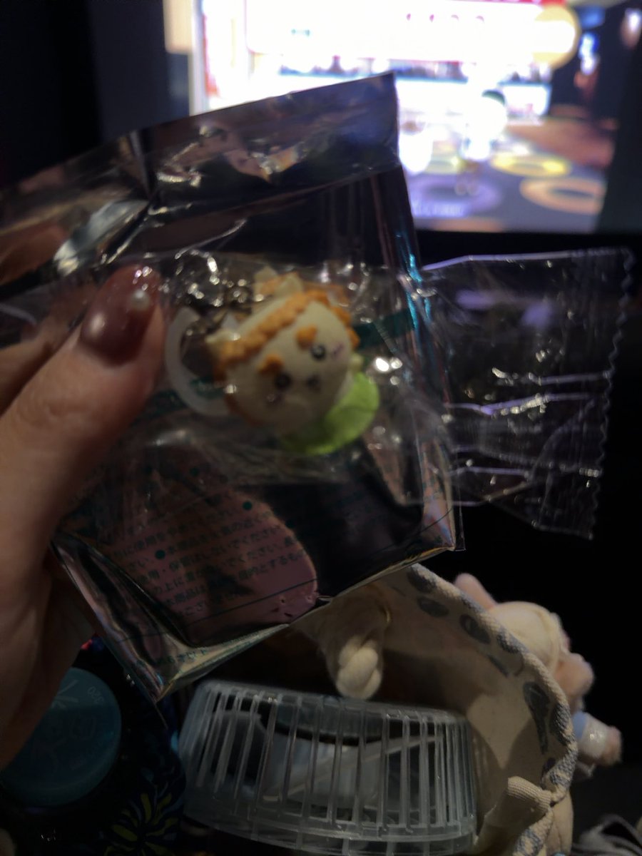 a02213372's tweet photo. ちいかわ 映画 特典 交換

譲 シーサー

求 うさぎ

現在日比谷TOHOシネマズにおります。
本日中日比谷TOHOシネマズ内にて手渡し希望です。お気軽にお声かけください。
#ちいかわ
#うさぎ
#シーサー
#日比谷TOHOシネマズ
#ちいかわ映画特典交換 https://t.co/QxIpnJNFEJ
