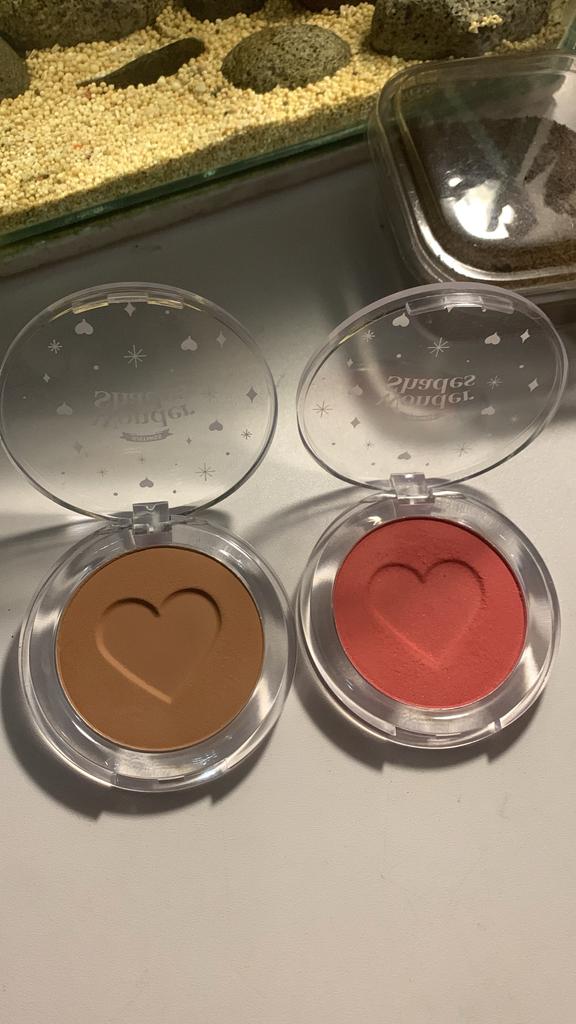 fruityourfrog's tweet photo. wts just miss wonder shades blush &amp; bronzer, new, 15k/items, details &amp; shade sudah tertera yah, bisa co lewat 🍊 free ongkir >< https://t.co/tUTbB9pydR
