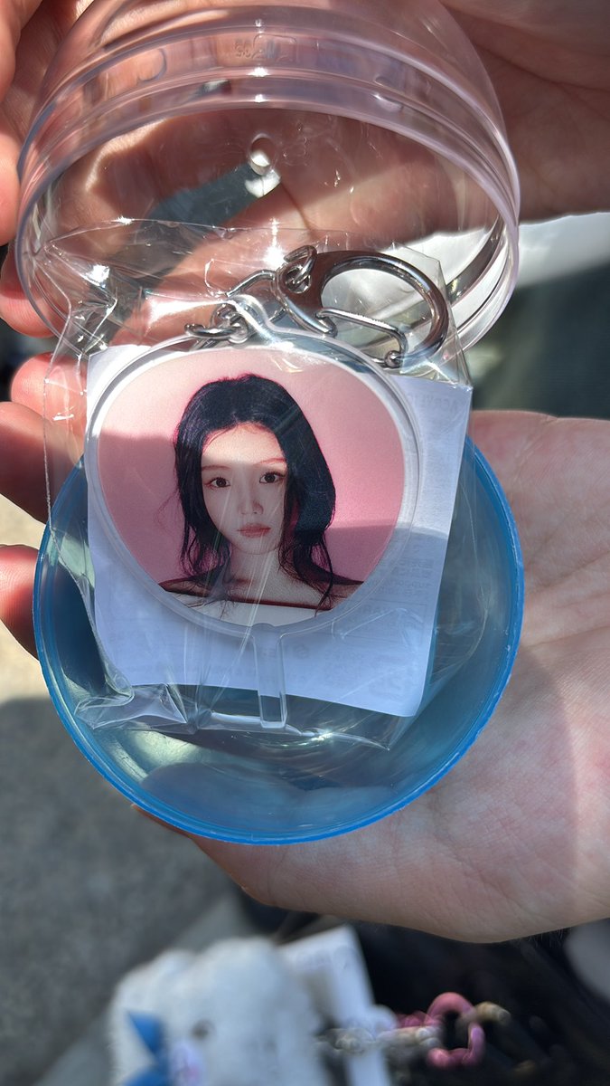 arIS918's tweet photo. ILLIT トレカ 交換 ガチャ カプセルトイ PRESS START

譲：ウォンヒ うちわ
求：同種ミンジュ

手渡し希望
お気軽にお声がけください！！ https://t.co/zrdVTeyv4j
