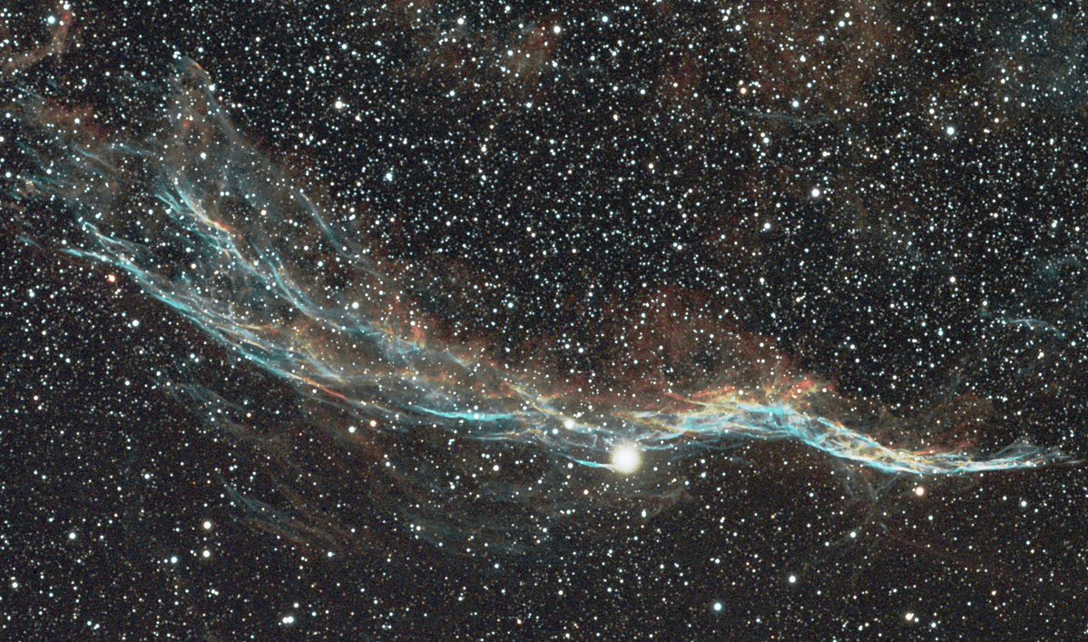 SatPhoto's tweet photo. 7月23日岐阜県での #網状星雲 180s×18,2600MCAir,gain100,126MA,ダーク,フラット,DSS,SIRILで処理
#NGC6960 はガスがねじれているようだと思っていたけど、等倍で見ると、さざ波のような衝撃波がいくつも重なっているように見えることに気が付いてテンションあがった。
1枚目トリミング,2枚目元画像 https://t.co/4RwouaICjA