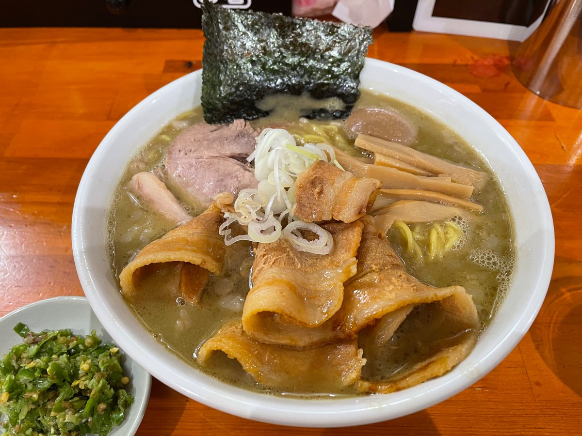 fuu_chapp's tweet photo. 今日のラーメン🍜✨
暑いので海を感じに😇

#金町がんこ
#一条流がんこラーメン金町 https://t.co/aNszs1xNJZ