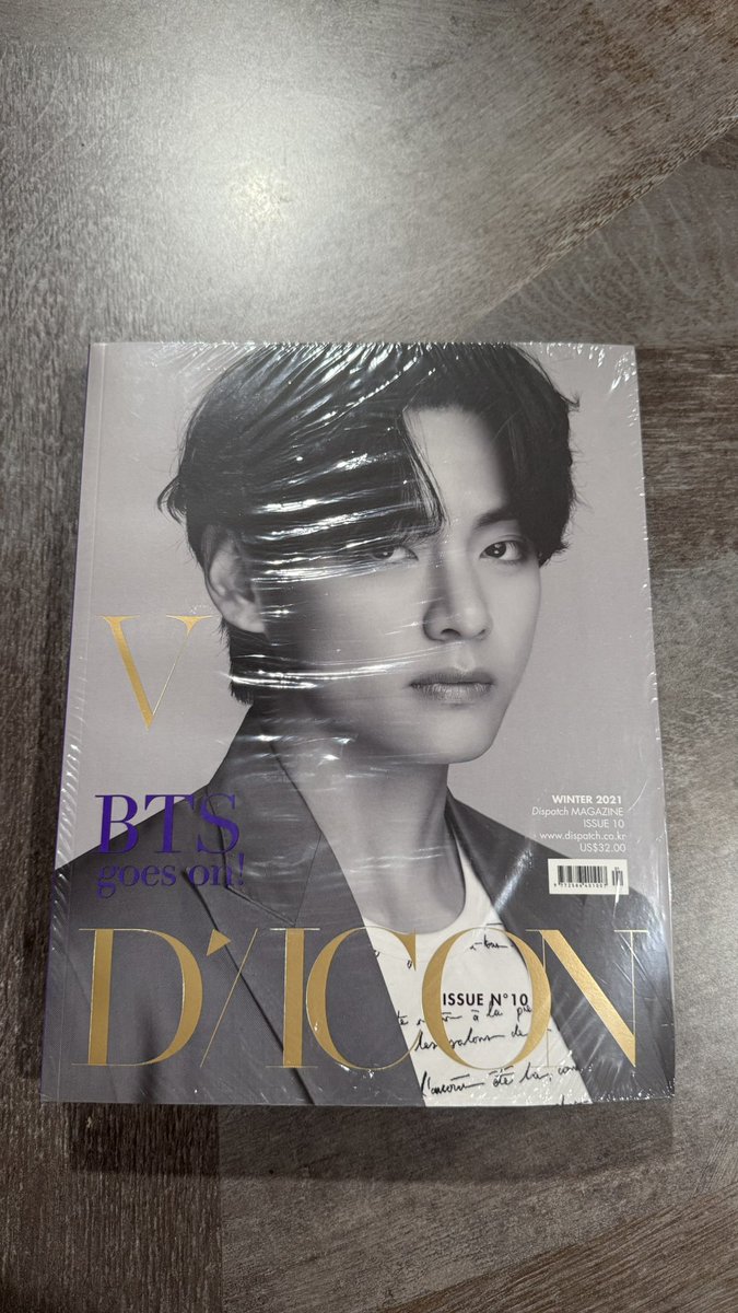 ssi_vante's tweet photo. BTS DICON Winter 2021 Issue 10

- english version
- sealed (magazine, acrylic keyring, lenti, photocards)

💰1495 php + lsf
📍loc: pasig

🏷️ wts lfb ph bts dicon v taehyung https://t.co/CYslNGWFx7
