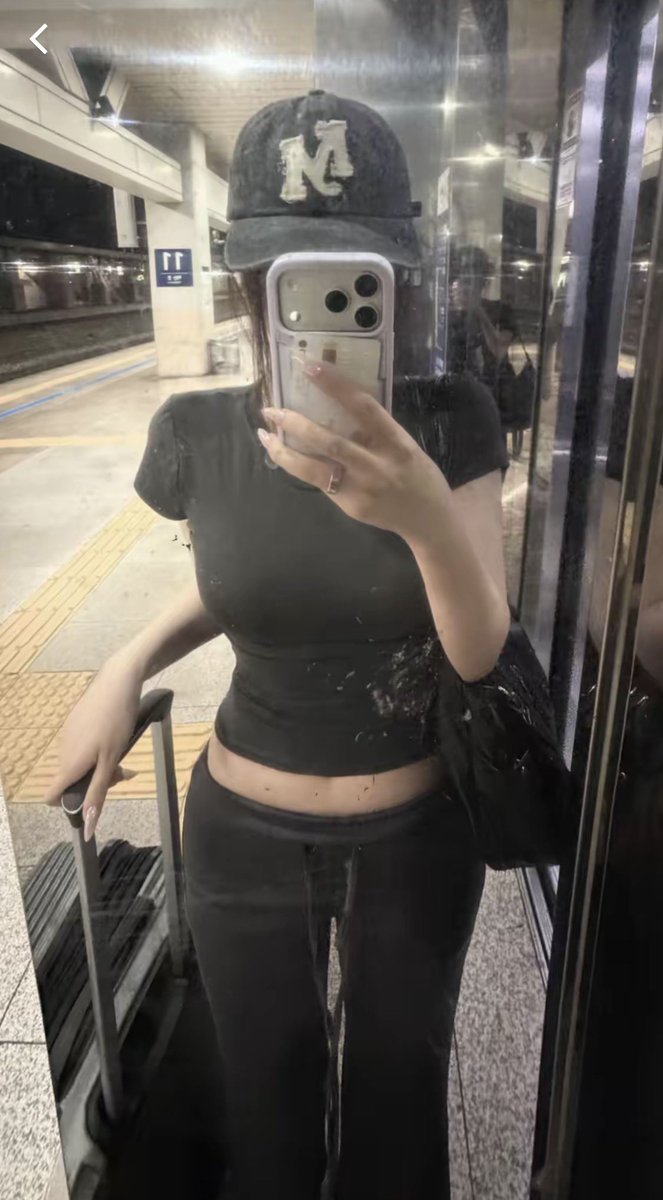 mtgjdpa's tweet photo. 尋常じゃない全身カスタマイズの成功者さん、現る。

目フル、鼻フル、輪郭3点、裏ハムラ＋フェイスリフトで顔面仕上げて、シリコン豊胸＋ウエスト脂肪吸引で時給上げる。

日本も韓国も高卒の成り上がり方はただ一つだね。 https://t.co/A5DNTR7fRF